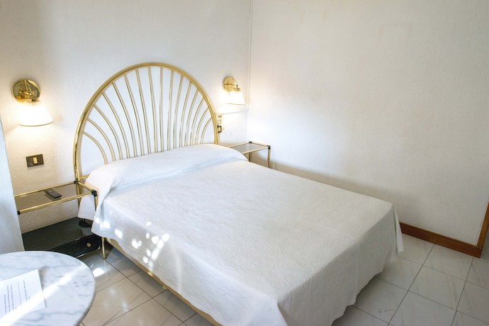 Imagen de la habitación del Hotel Atlantico Centro. Foto 6