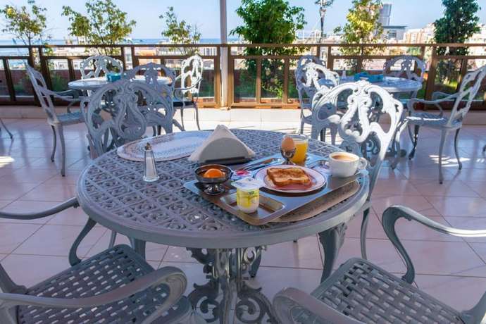 Imagen de los exteriores del Hotel Atlantico Centro. Foto 12