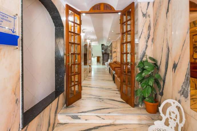 Imagen de los interiores del Hotel Atlantico Centro. Foto 16