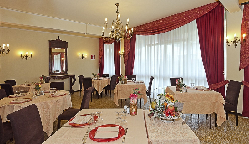 Imagen del bar/restaurante del Hotel Atlantico, Forte de Marmi. Foto 3
