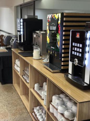 Imagen del bar/restaurante del Hotel Atlantida Sol. Foto 1