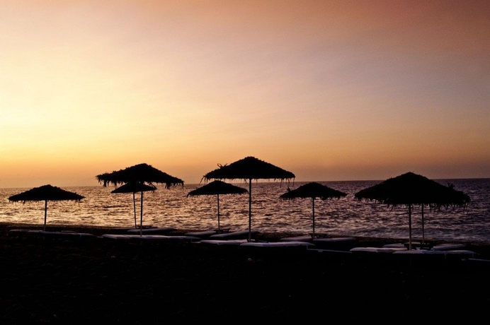 Imagen de los exteriores del Hotel Atlantis Beach Villa. Foto 8