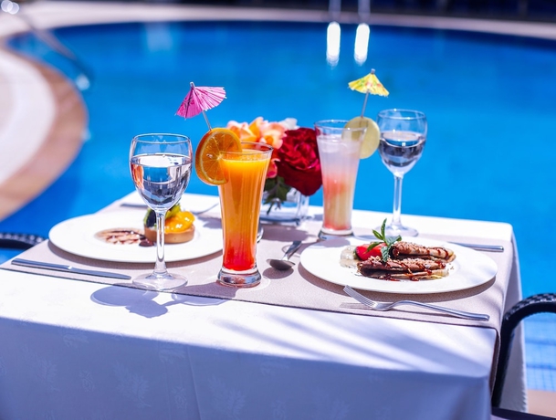 Imagen de la piscina del Hotel Atlantis Bejaia Aéroport. Foto 15