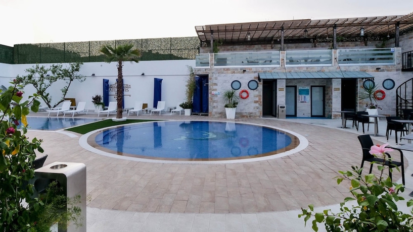 Imagen de la piscina del Hotel Atlantis Bejaia Aéroport. Foto 16
