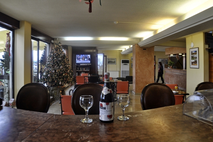 Imagen del bar/restaurante del Hotel Atlantis, Corfu. Foto 4