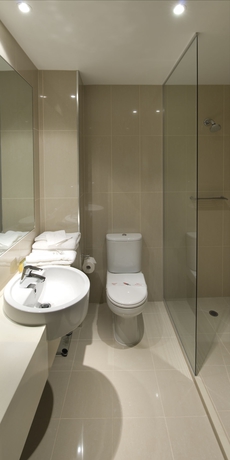 Imagen de la habitación del Hotel Atlantis Melbourne. Foto 11