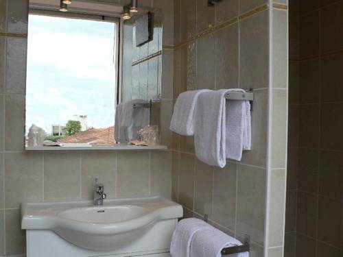 Imagen de la habitación del Hotel Atlantis Mimizan Les Landes. Foto 10