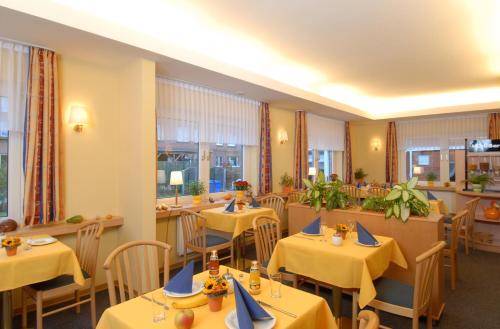 Imagen del bar/restaurante del Hotel Atlantis, Norden. Foto 4