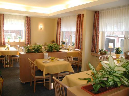 Imagen del bar/restaurante del Hotel Atlantis, Norden. Foto 7