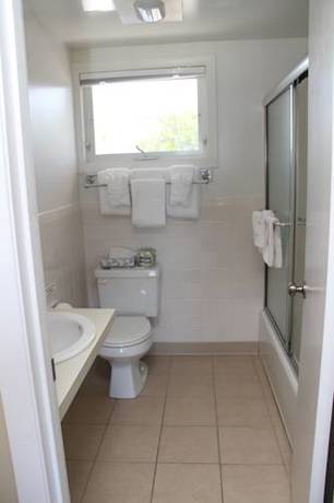 Imagen de la habitación del Hotel Atlantis Oceanfront Inn. Foto 9