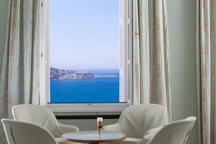 Imagen del bar/restaurante del Hotel Atlantis, Santorini. Foto 2