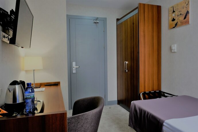 Imagen de la habitación del Hotel Atlas Abashidze. Foto 17