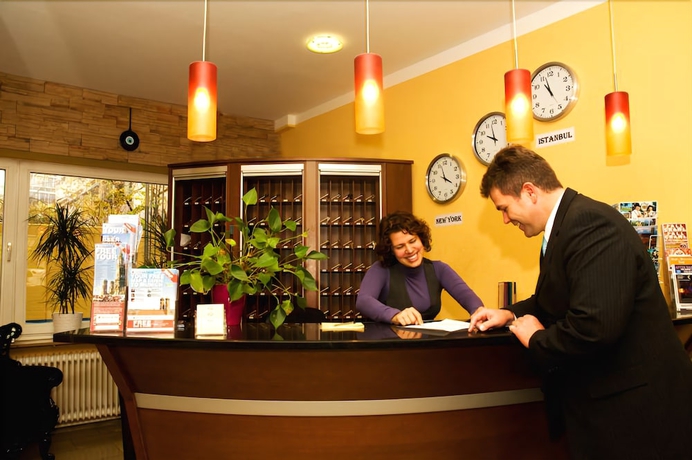 Imagen de los interiores del Hotel Atlas City. Foto 16