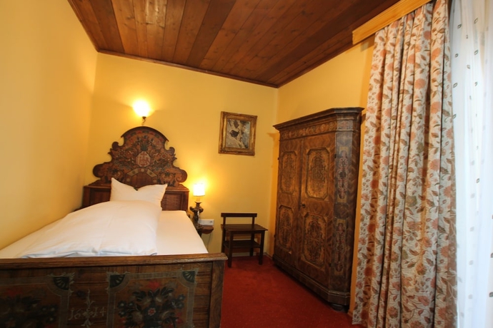 Imagen de la habitación del Hotel Atlas Grand, Garmisch - Partenkirchen. Foto 13