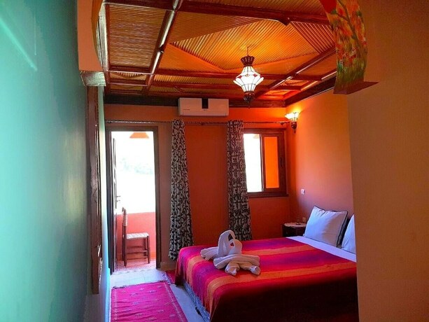 Imagen de la habitación del Hotel Atlas Imoula. Foto 15