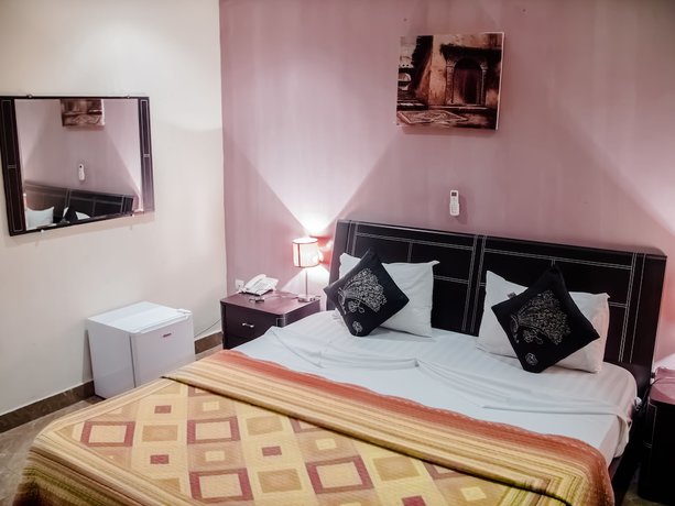 Imagen de la habitación del Hotel Atlas, Pointe-Noire. Foto 8