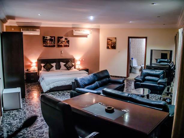Imagen de la habitación del Hotel Atlas, Pointe-Noire. Foto 17