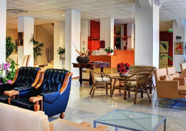 Imagen de los interiores del Hotel Atlas, Rimini. Foto 18