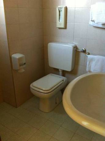 Imagen de la habitación del Hotel Atleti. Foto 8
