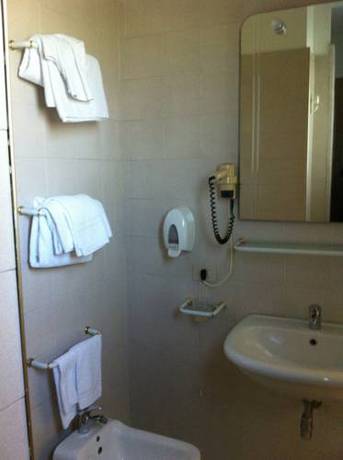 Imagen de la habitación del Hotel Atleti. Foto 9
