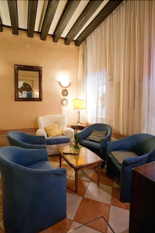 Imagen de los interiores del Hotel Atmosphere. Foto 16