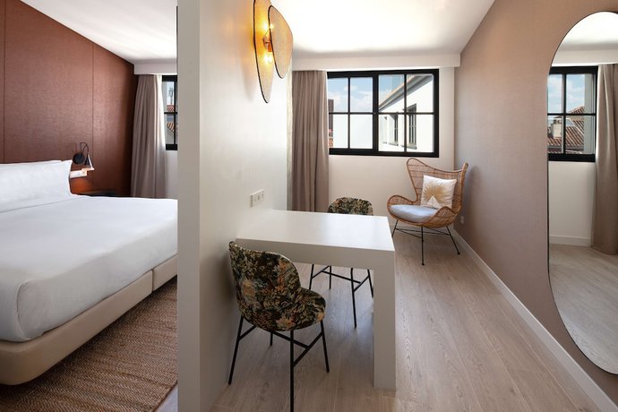 Imagen de la habitación del Hotel Atocha Madrid, Tapestry Collection By Hilton. Foto 9