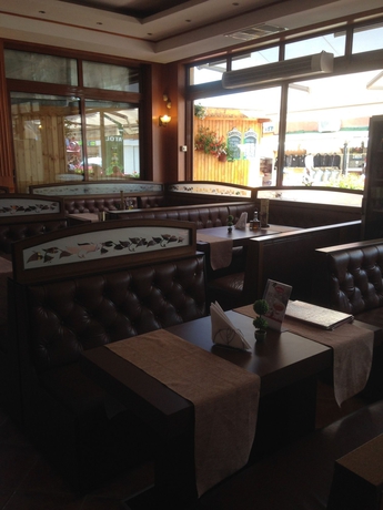 Imagen del bar/restaurante del Hotel Atol. Foto 3