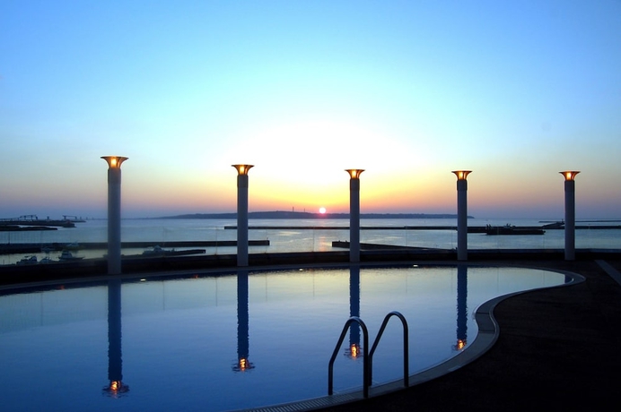 Imagen de la piscina del Hotel Atoll Emerald Miyakojima. Foto 18