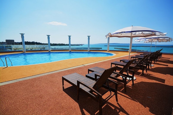 Imagen de la piscina del Hotel Atoll Emerald Miyakojima. Foto 19