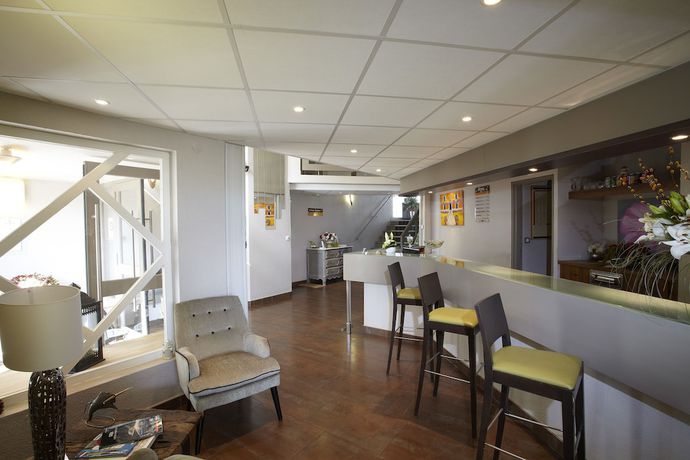 Imagen del bar/restaurante del Hotel Atoll, NIORT. Foto 2