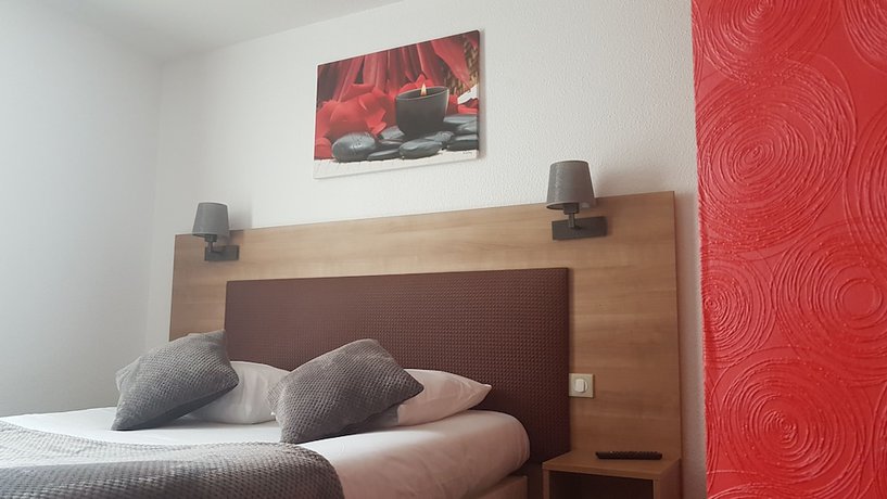 Imagen de la habitación del Hotel Atoll, NIORT. Foto 17