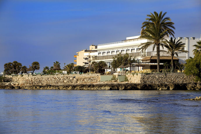 Imagen de los exteriores del Hotel Atolon & Kaafu Beach Club. Foto 7