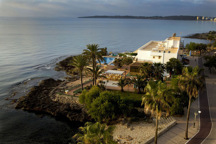 Imagen de los exteriores del Hotel Atolon & Kaafu Beach Club. Foto 9