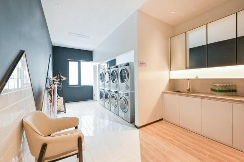 Imagen de los interiores del Hotel Atour Beijing Hepingli UIBE. Foto 12