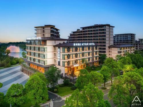 Imagen general del Hotel Atour Emeishan Railway Station Exiu Lake. Foto 9