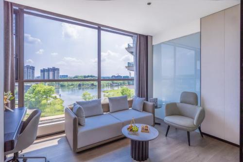 Imagen general del Hotel Atour Emeishan Railway Station Exiu Lake. Foto 12