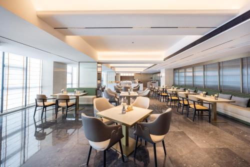 Imagen del bar/restaurante del Hotel Atour Guangzhou Huadu Shiling Avenue. Foto 14