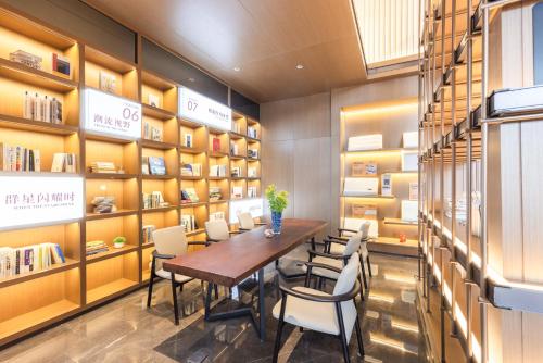 Imagen general del Hotel Atour Guangzhou Panyu Wanbo CBD Hanxi Changlong. Foto 1