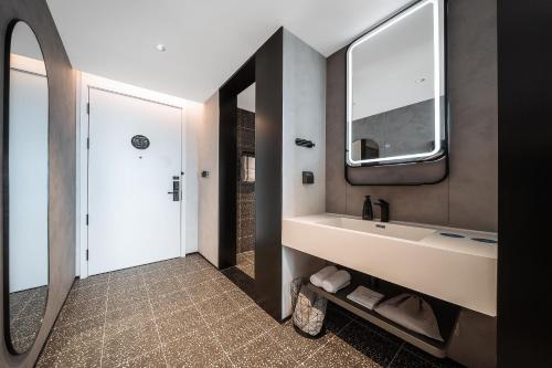 Imagen de la habitación del Hotel Atour Light Chongqing Hechuan Sports Center. Foto 13