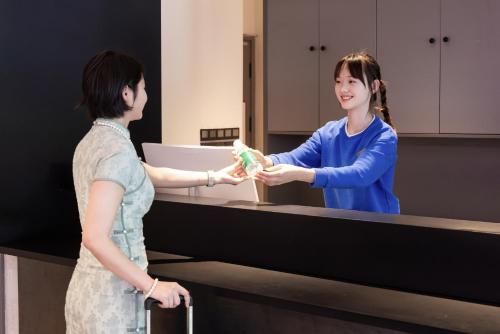 Imagen general del Hotel Atour Light Hotel Shanghai Daning International Shibei High-tech Park. Foto 3
