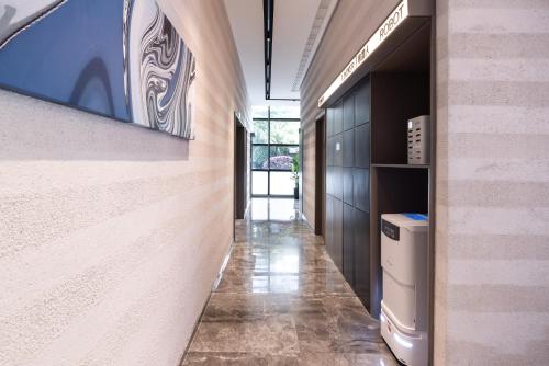Imagen general del Hotel Atour Light Hotel Shanghai Daning International Shibei High-tech Park. Foto 8