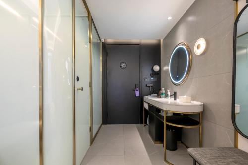 Imagen de la habitación del Hotel Atour Light Shanghai Xinzhuang Zhuanqiao Wanda. Foto 18