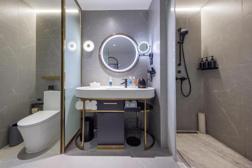 Imagen de la habitación del Hotel Atour Light Zhuguang Road Hongqiao National Exhibition and Convention Center. Foto 13