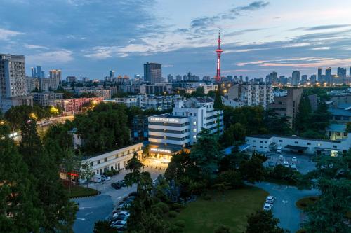 Imagen general del Hotel Atour Nanjing Drum Tower North Zhongshan Road. Foto 6