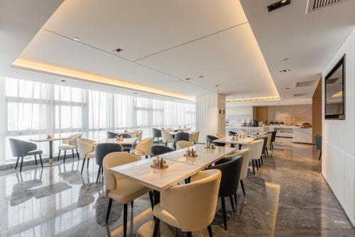 Imagen general del Hotel Atour Tianjin Binhai High Speed Railway Station. Foto 2