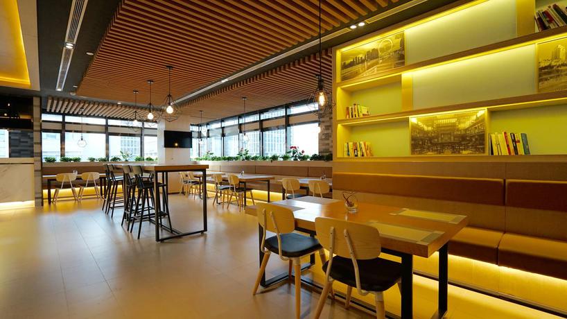 Imagen del bar/restaurante del Hotel Atour Tianjin Binhai Second Avenue Branch. Foto 3