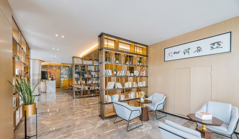 Imagen de los interiores del Hotel Atour Wanlong Heyuan. Foto 16