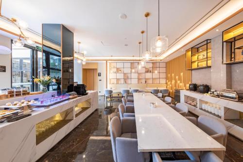 Imagen general del Hotel Atour Xiamen Lianban Mingfa Plaza. Foto 3