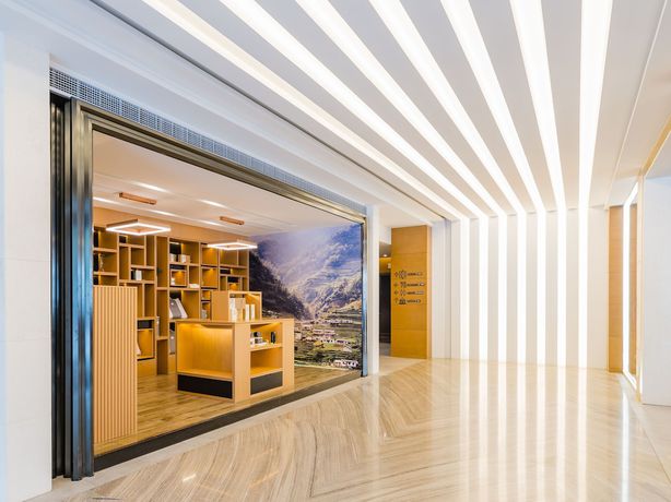 Imagen de los interiores del Hotel Atour Zhengqi Financial Plaza Hefei. Foto 17