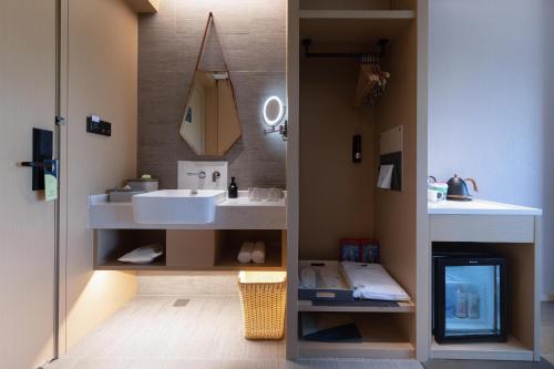 Imagen general del Hotel Atour Zhuhai High Tech Zone University Town Government Affairs Center. Foto 5